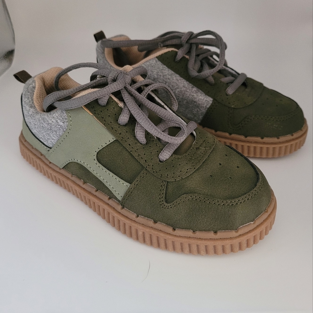 NWOT BECKETT OSHKOSH SZ 1 SHOES GREEN Hook And Loop Boys Girls Unisex Youth